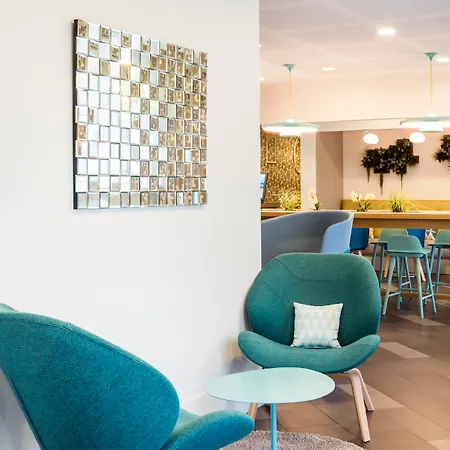 Adagio La Défense 4*