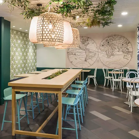 Adagio La Defense 4*