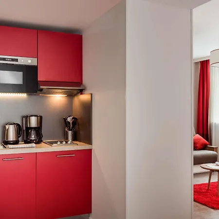 Adagio La Defense Aparthotel 4*