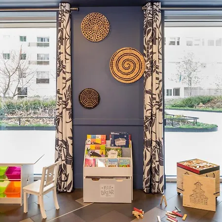 Adagio La Defense קורבוו