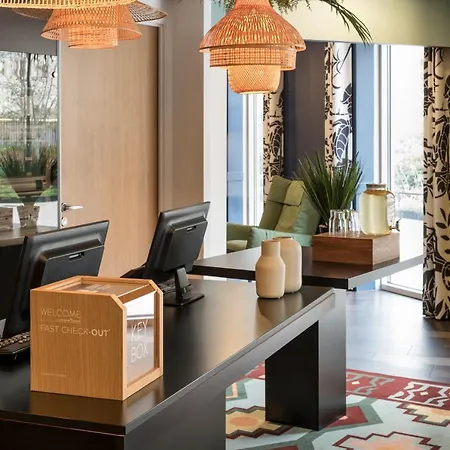 Aparthotel Adagio La Defense 4*