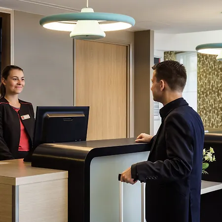 アパートホテル アパートホテル アダージョ ラ デファンス 4*